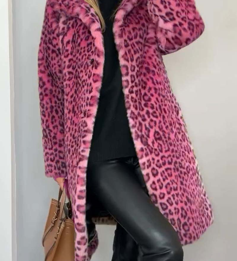 Clara - Chic Leopard Print Coat