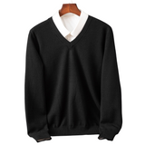 Éanna - Chic V-Neck Sweater