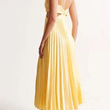 Íde - Sleeveless Midi Dress with Elegant Design