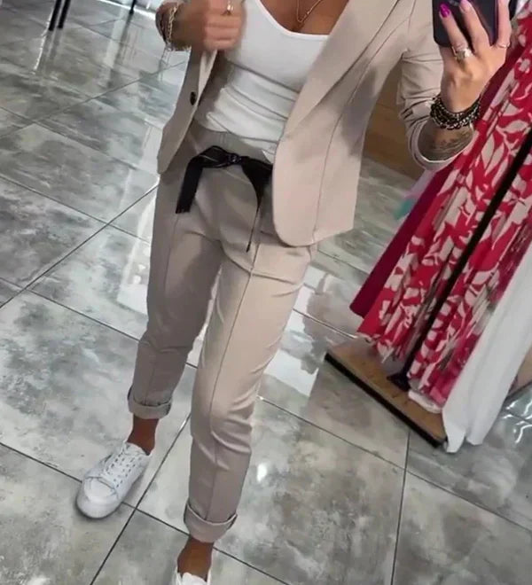 Róisín - Sophisticated Chic Ensemble